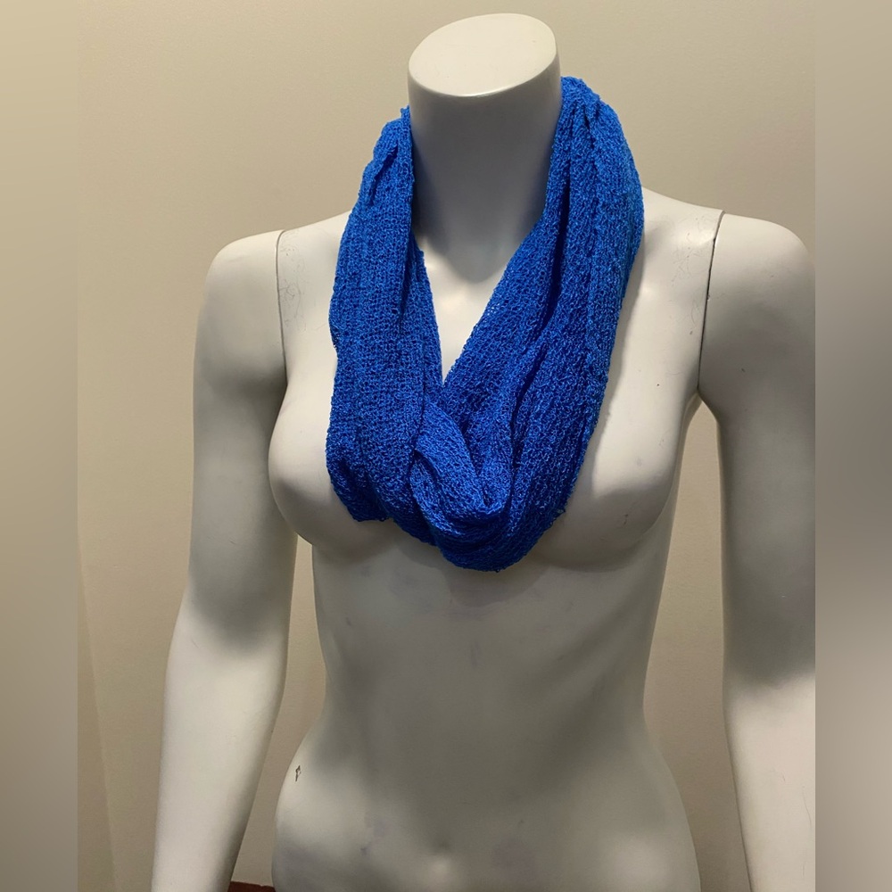 🧣 2 for $15 🧣Ladies O/S Infinity Scarf. Color Blue